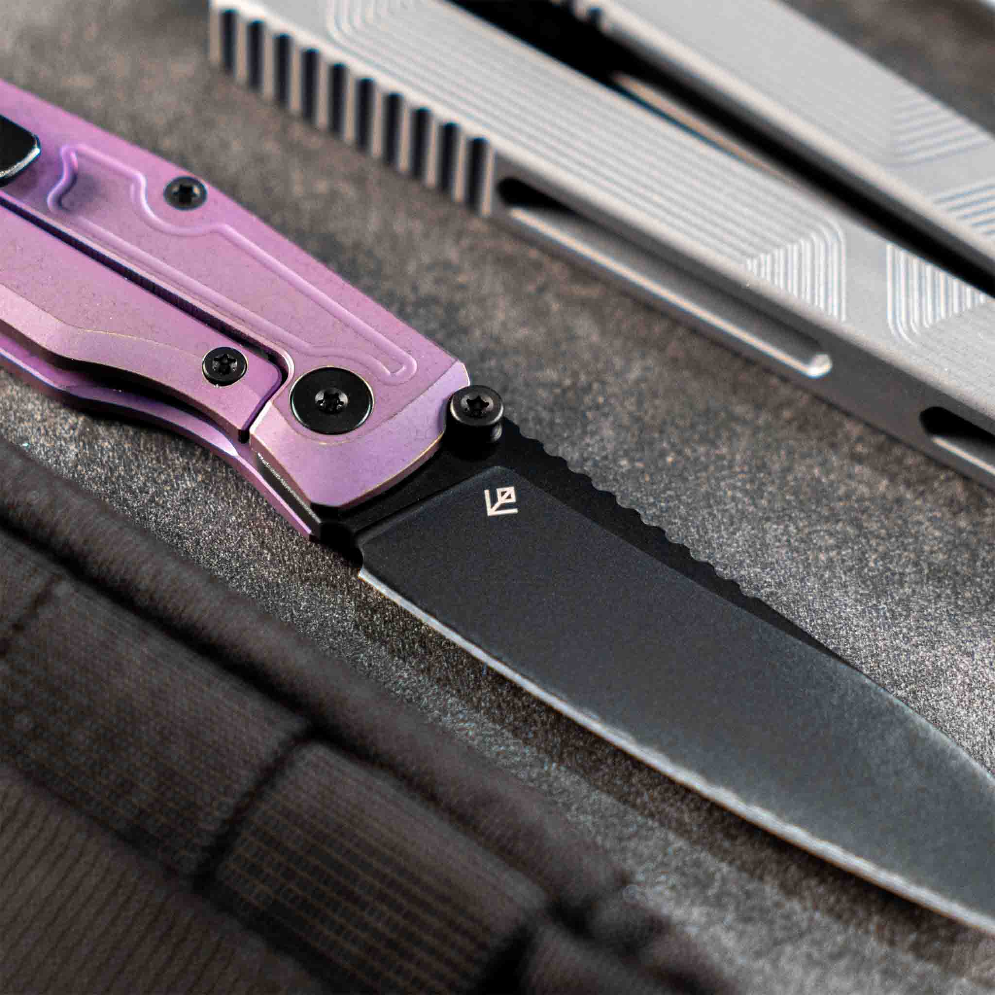 Concourse - Titanium Frame Lock - Front Flipper