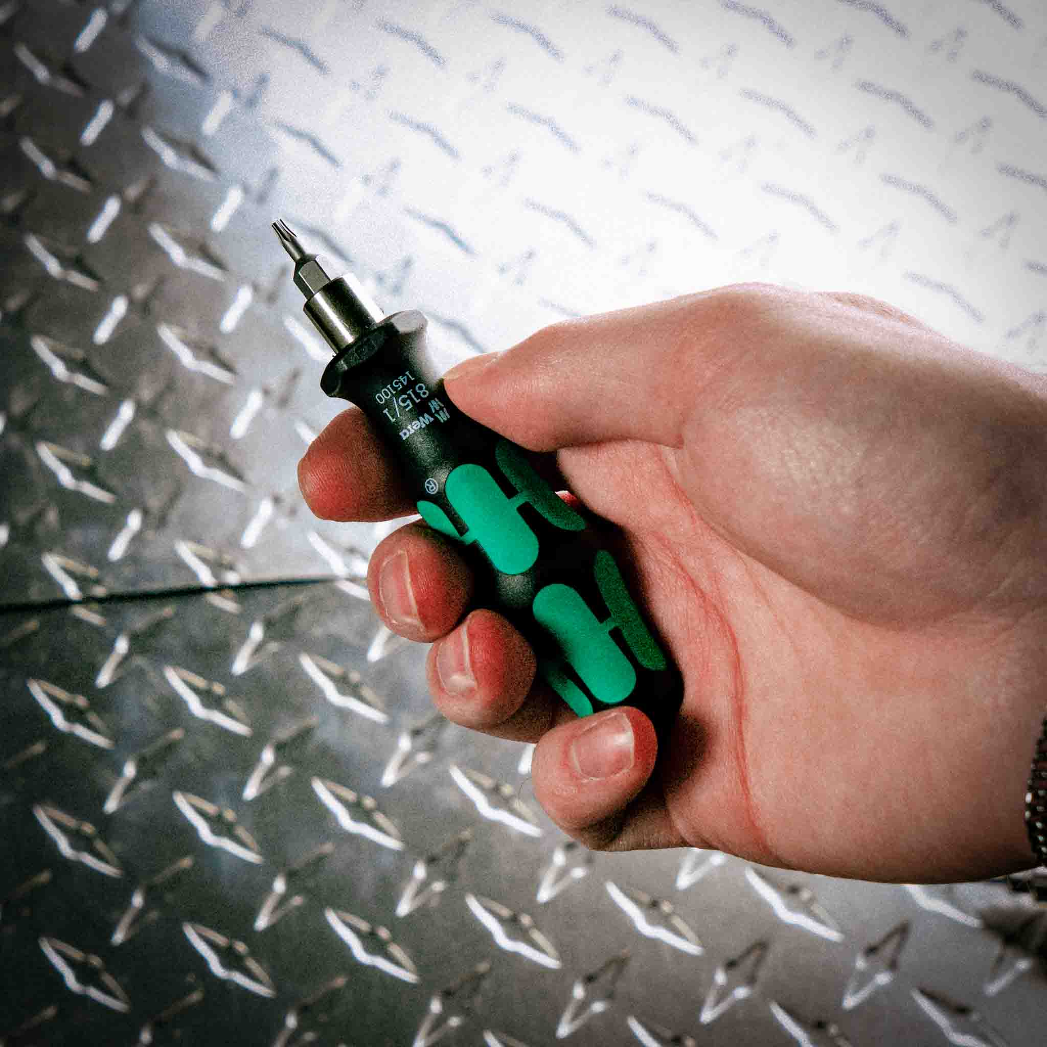 Bitholding Screwdriver