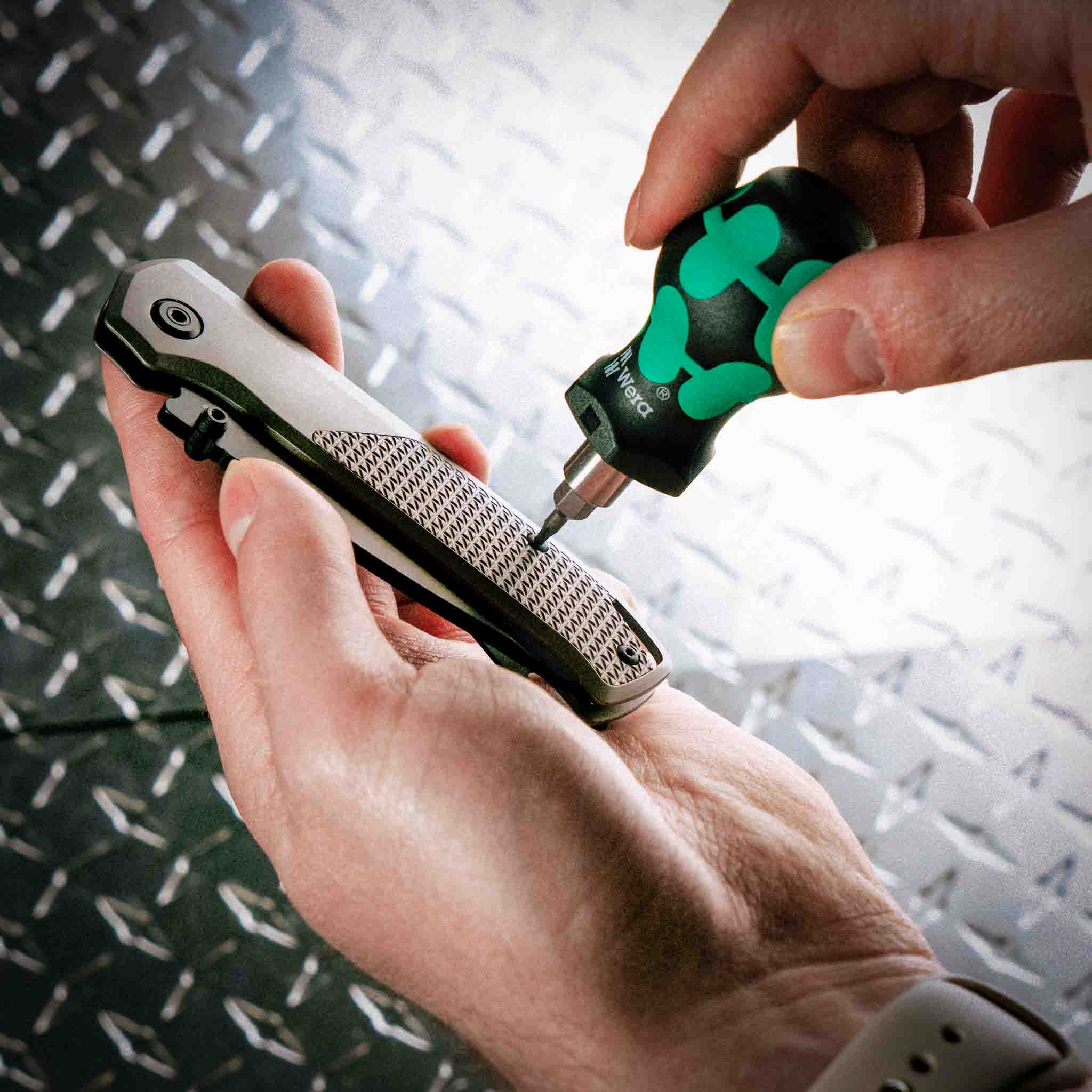 Stubby Bitholding Screwdriver - Magnetic