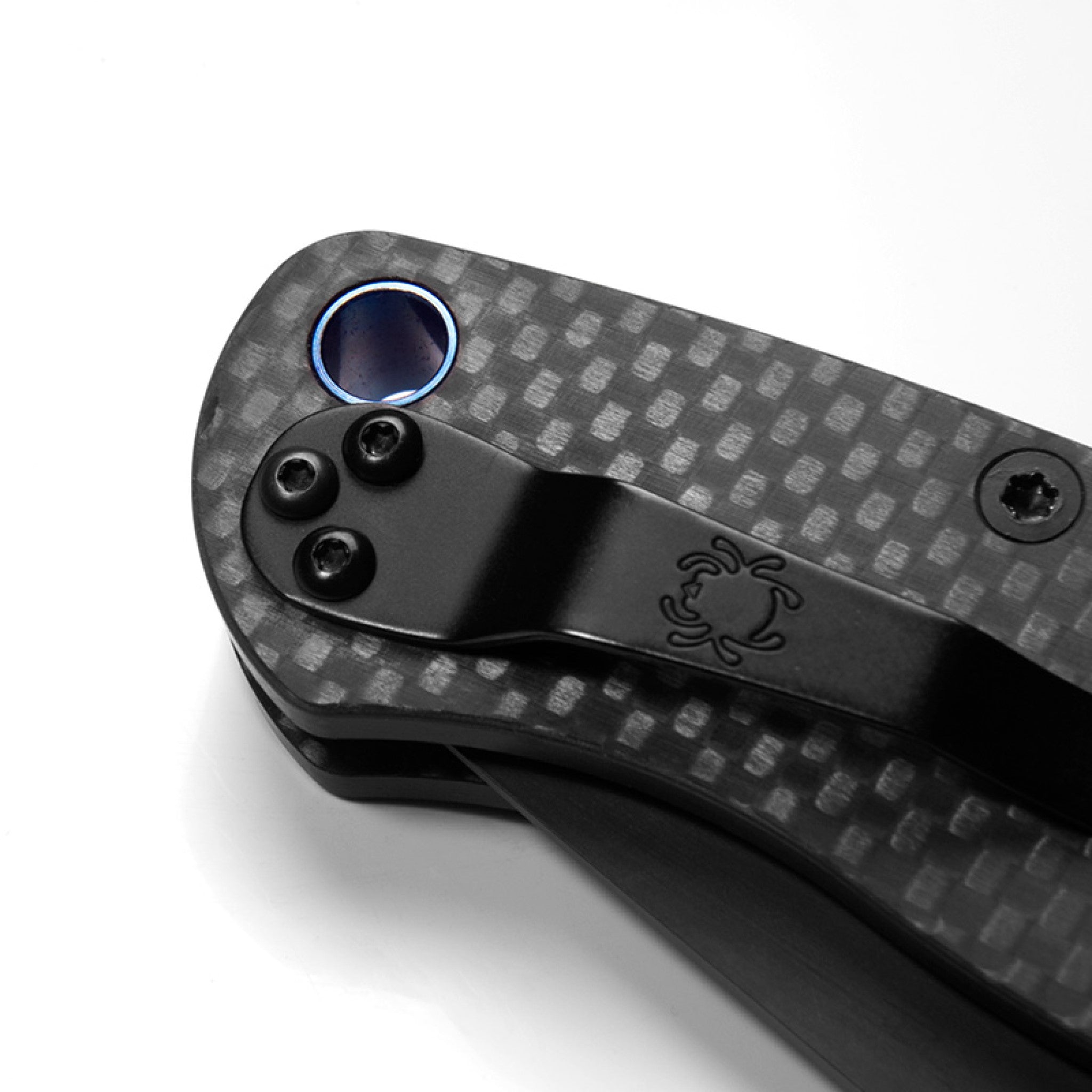 Spyderco Paramilitary 2 Titanium Lanyard Tube Detail