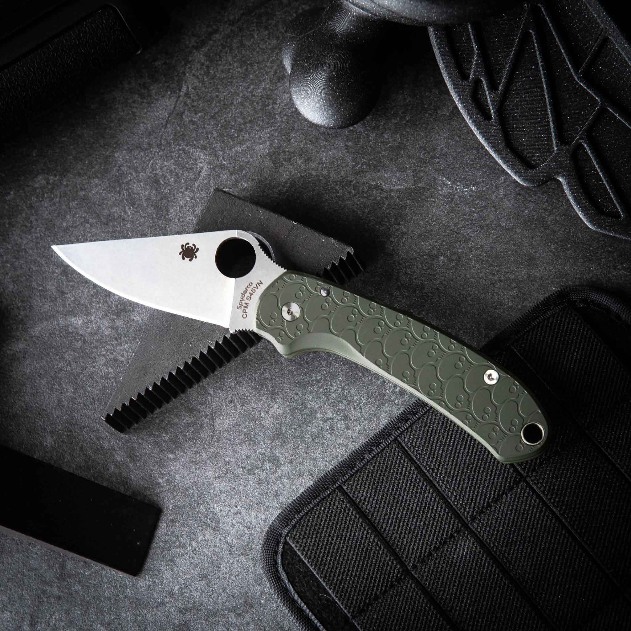 Flytanium X PLAYGE - Skinny Scales | OD Green Cerakote | Spyderco Para 3
