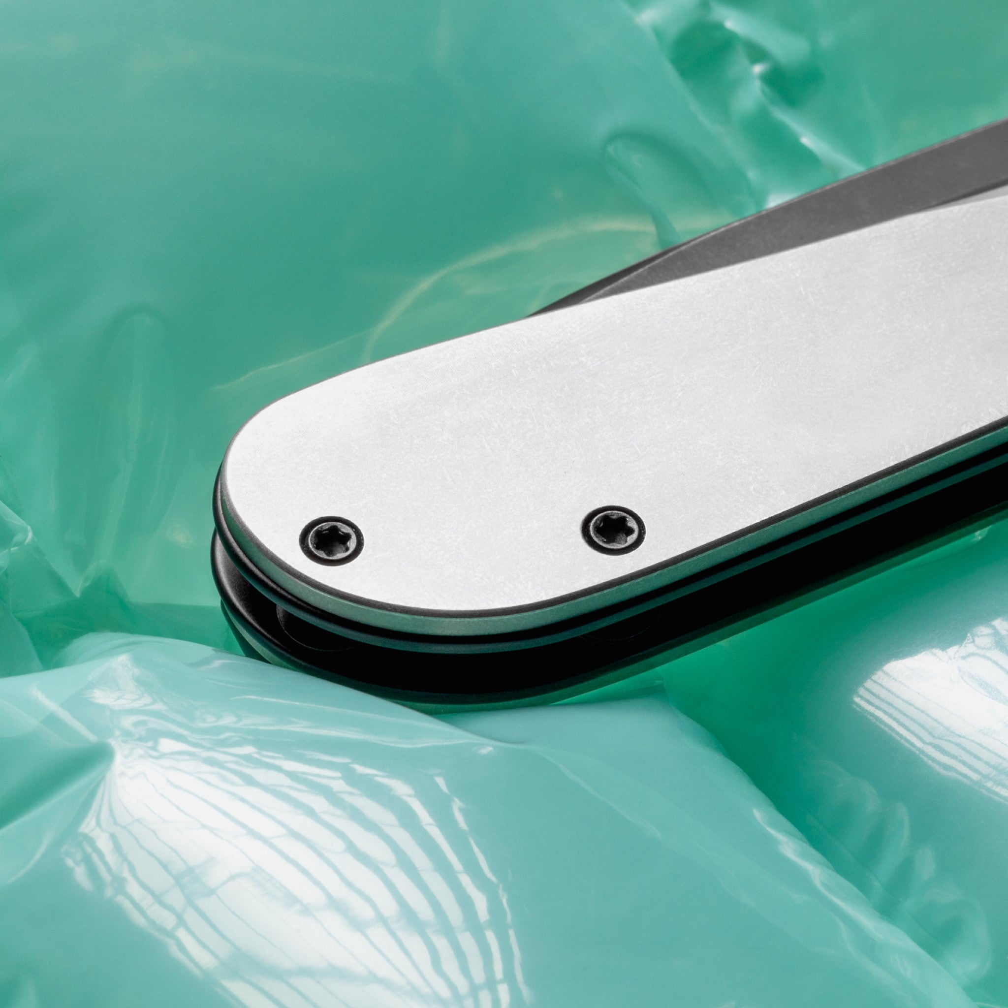 Civivi Elementum Titanium Installed Lanyard Delete